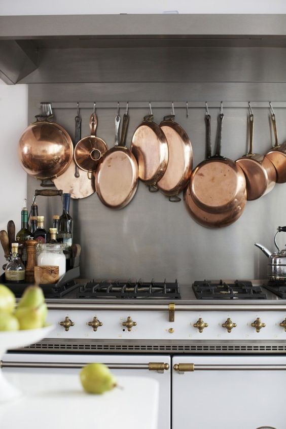 10-ways-to-use-copper-via-fieldstonehill-hanging-pots-stove